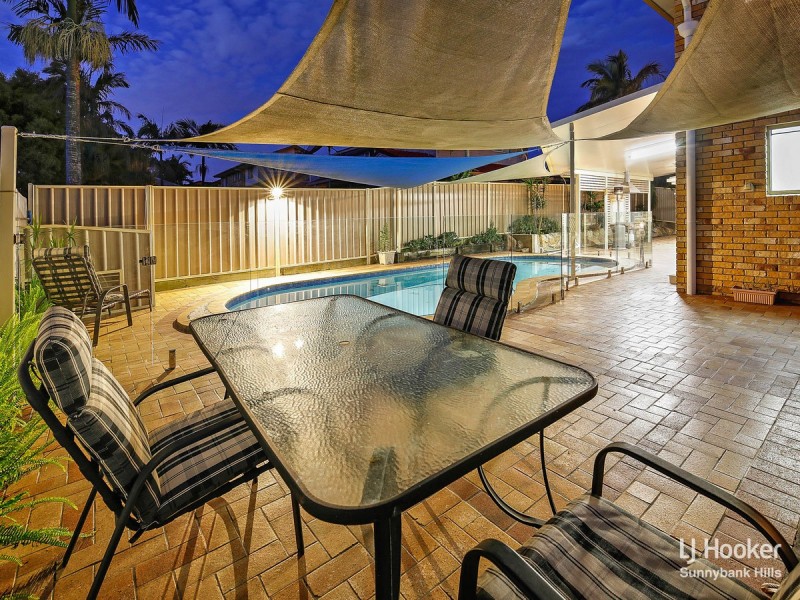 1 Cleveland Place, Stretton QLD 4116