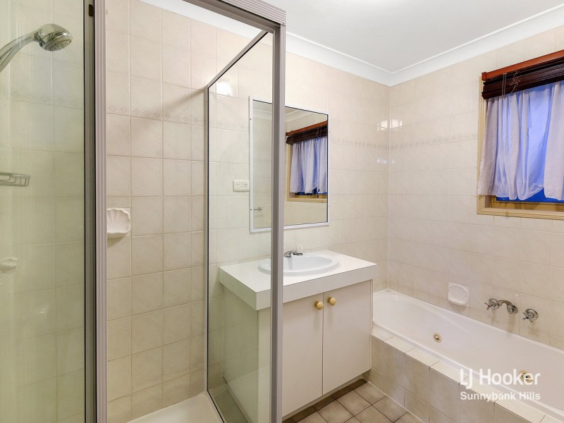 1 Cleveland Place, Stretton QLD 4116