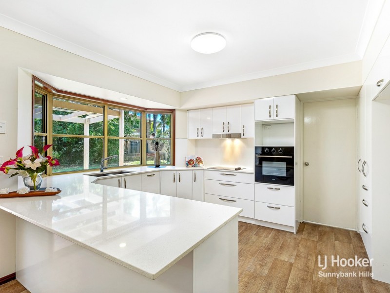 11 Hickory Place, Calamvale QLD 4116