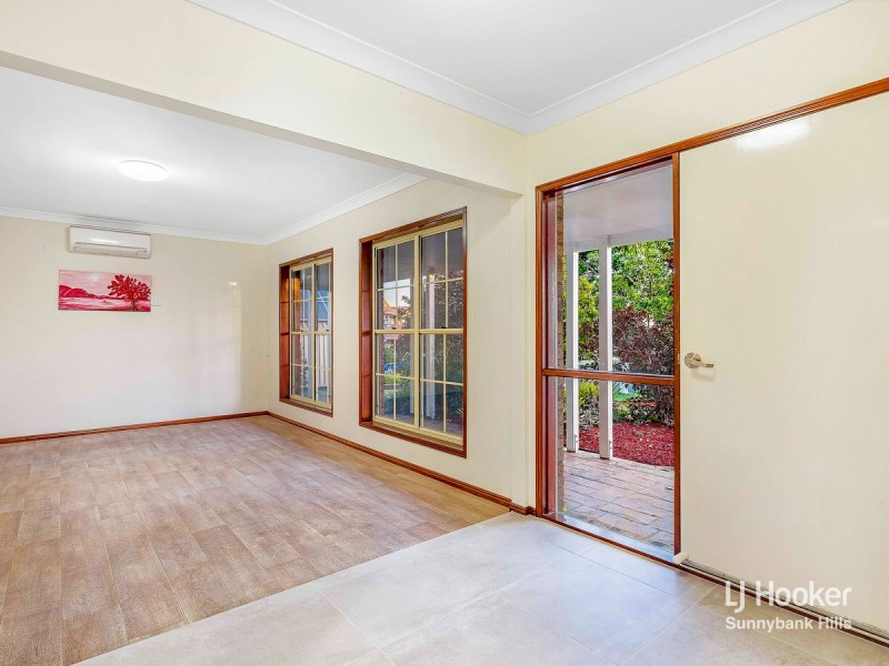 11 Hickory Place, Calamvale QLD 4116
