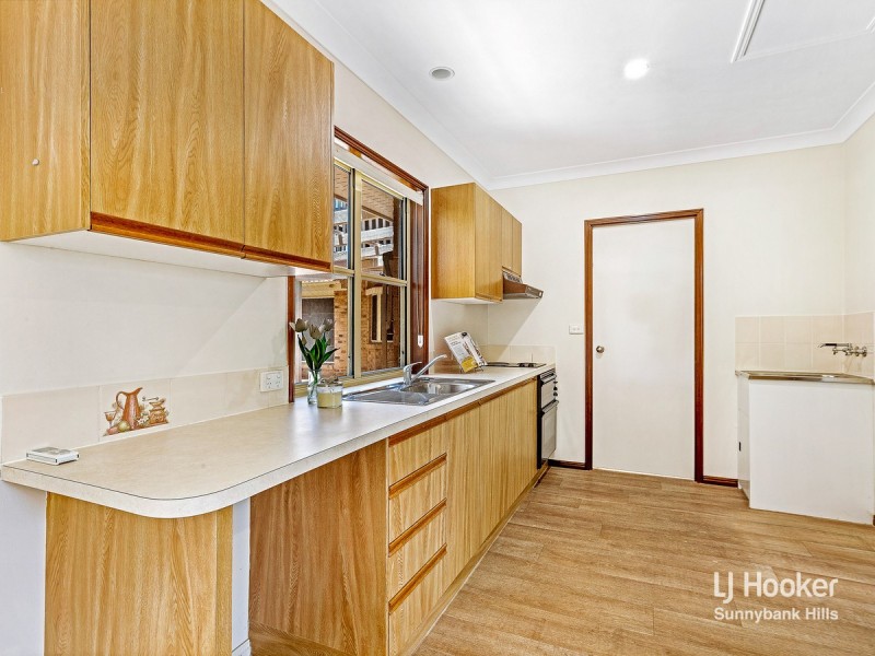 11 Hickory Place, Calamvale QLD 4116