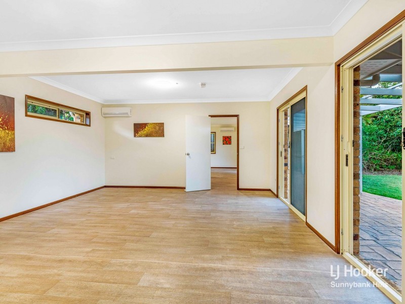 11 Hickory Place, Calamvale QLD 4116
