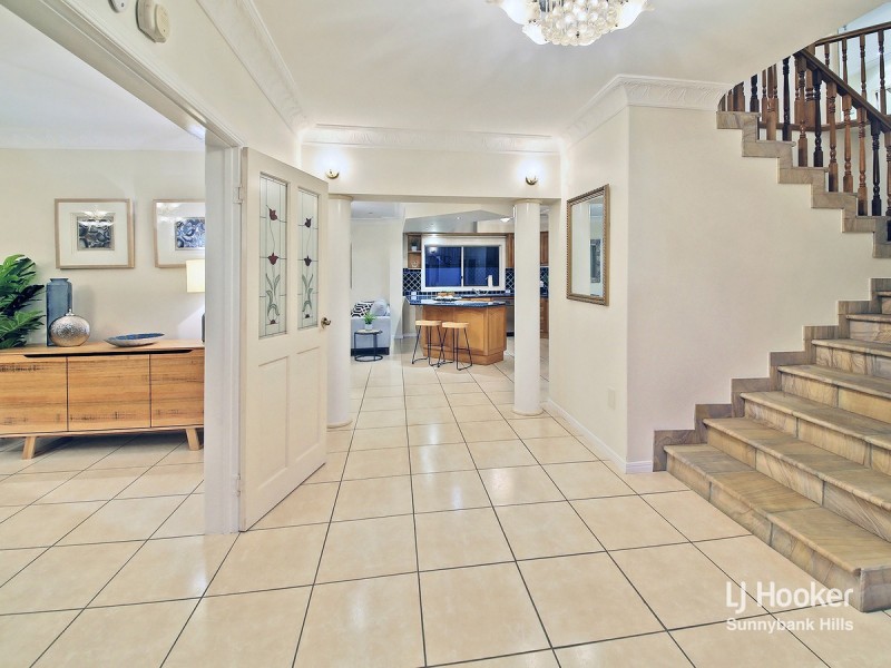 9 Westland Street, Macgregor QLD 4109