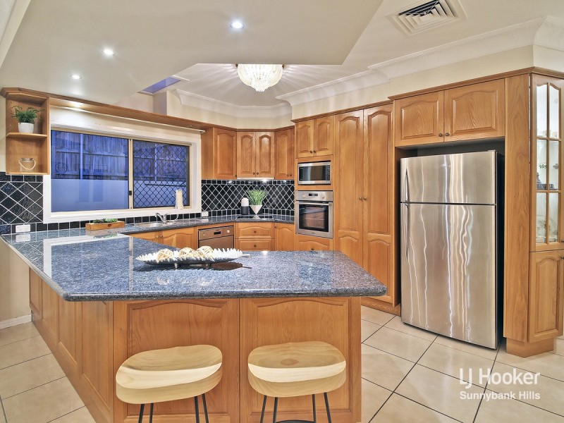 9 Westland Street, Macgregor QLD 4109