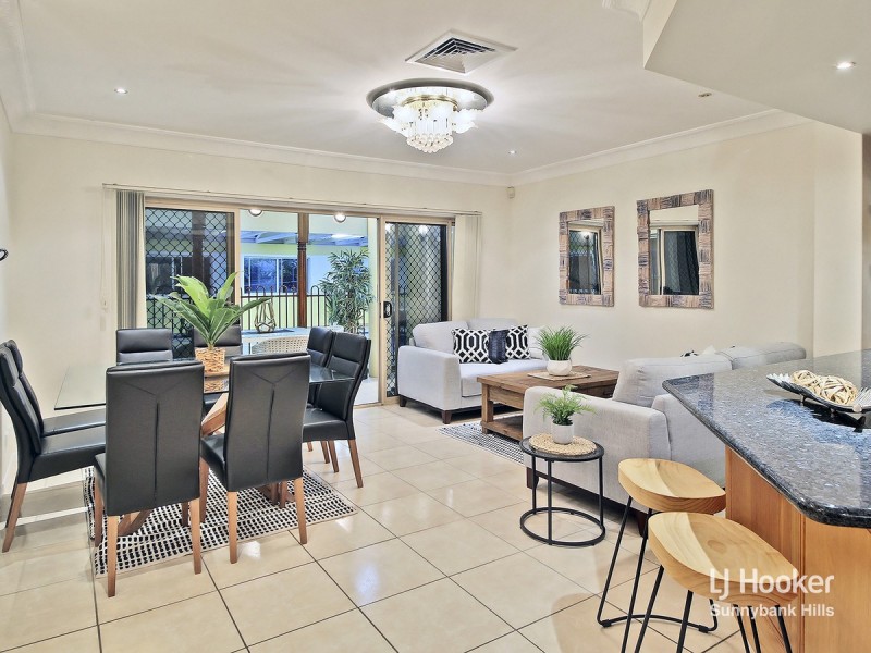 9 Westland Street, Macgregor QLD 4109