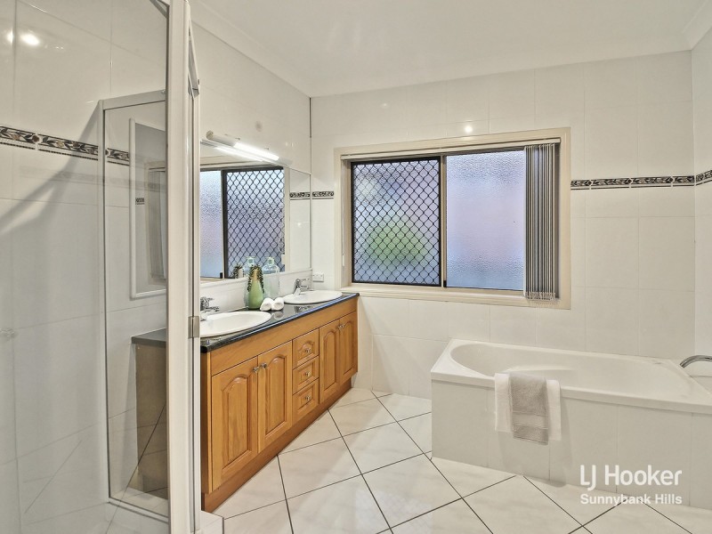 9 Westland Street, Macgregor QLD 4109
