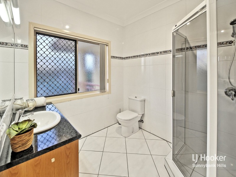 9 Westland Street, Macgregor QLD 4109