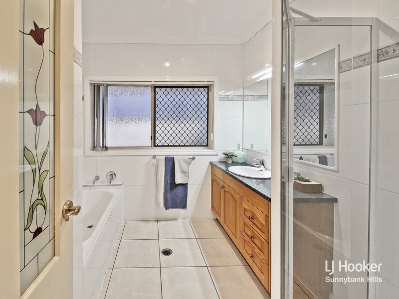 9 Westland Street, Macgregor QLD 4109