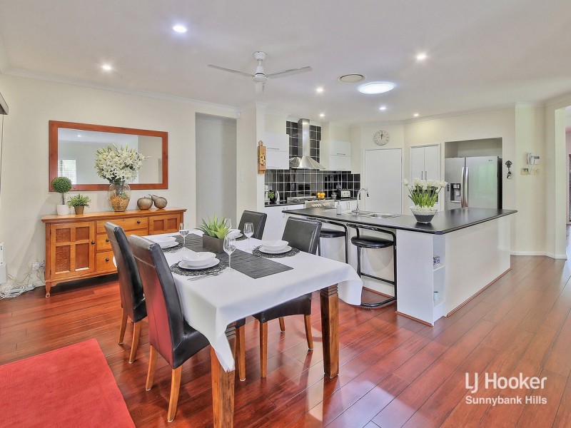 8 Lincon Place, Parkinson QLD 4115