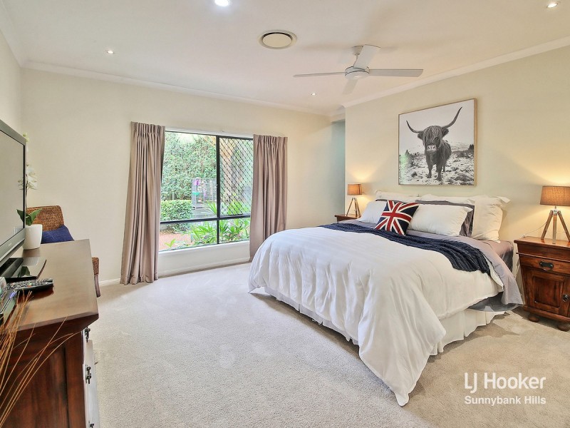 8 Lincon Place, Parkinson QLD 4115