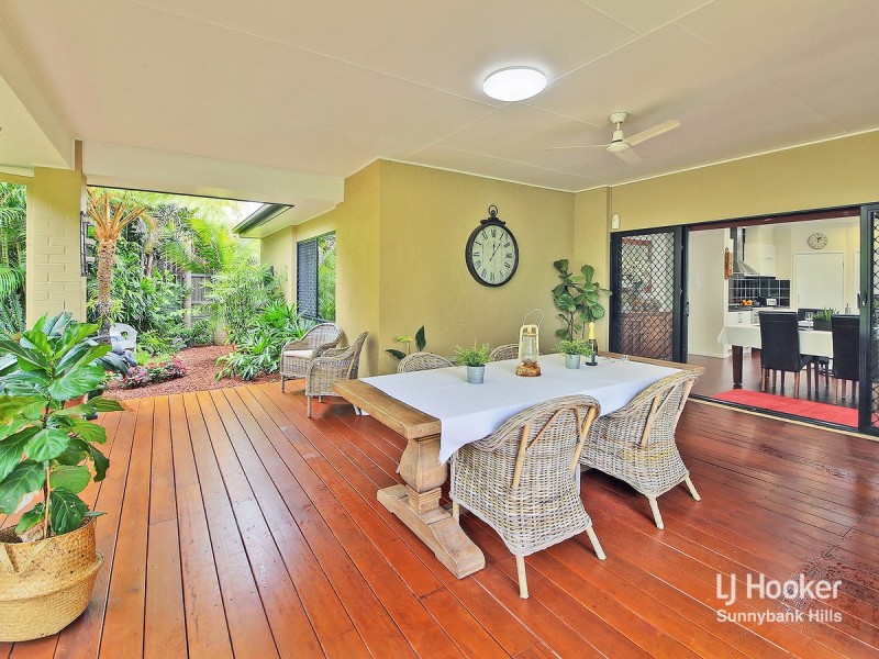 8 Lincon Place, Parkinson QLD 4115