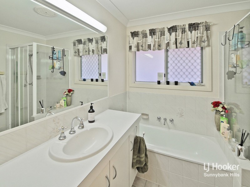 61 Bordeaux Street, Eight Mile Plains QLD 4113