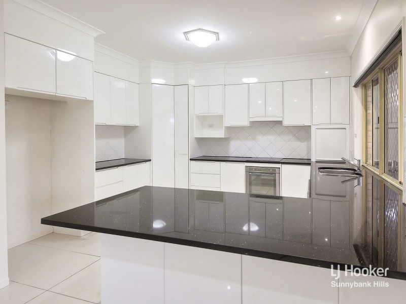 11 Lugano Close, Parkinson QLD 4115