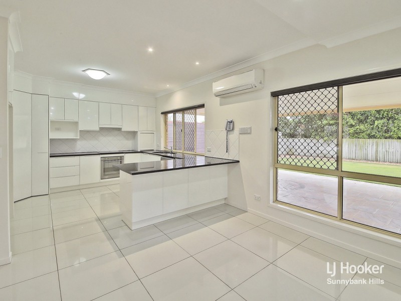 11 Lugano Close, Parkinson QLD 4115