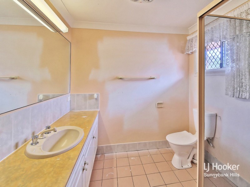 29 Casuarina Crescent, Calamvale QLD 4116