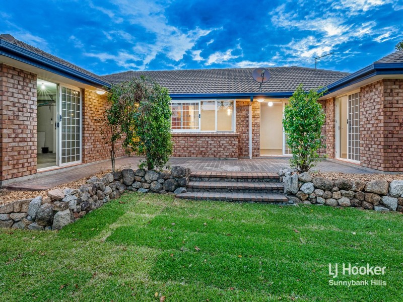 11 Swanbrook Place, Parkinson QLD 4115