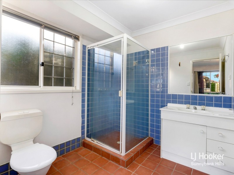 11 Swanbrook Place, Parkinson QLD 4115