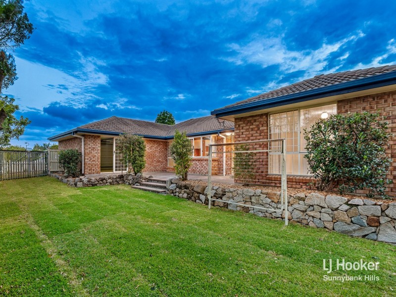 11 Swanbrook Place, Parkinson QLD 4115