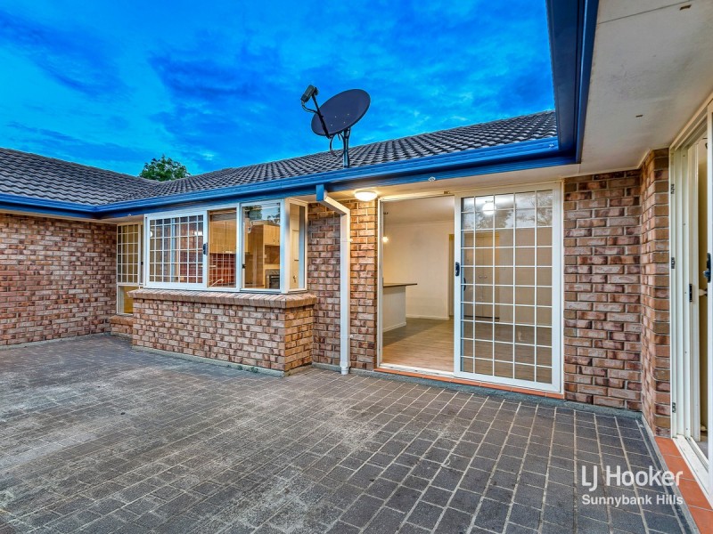 11 Swanbrook Place, Parkinson QLD 4115