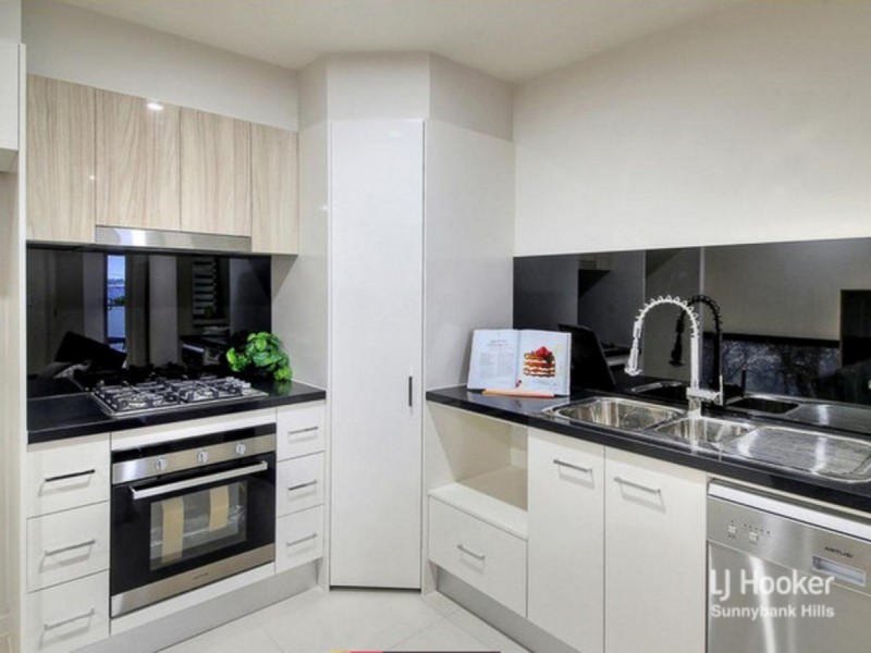 2213/1-5 Cremin Street, Upper Mount Gravatt QLD 4122