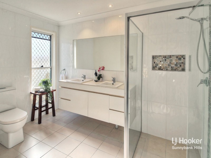 348 Warrigal Road, Eight Mile Plains QLD 4113