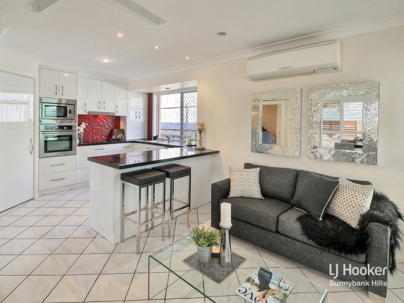 348 Warrigal Road, Eight Mile Plains QLD 4113