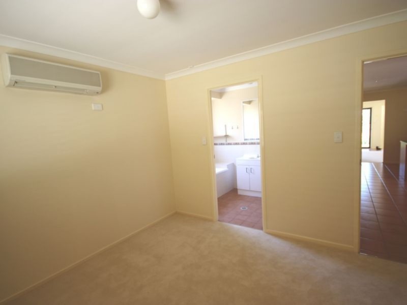 26 Robinson Crescent, Runcorn QLD 4113