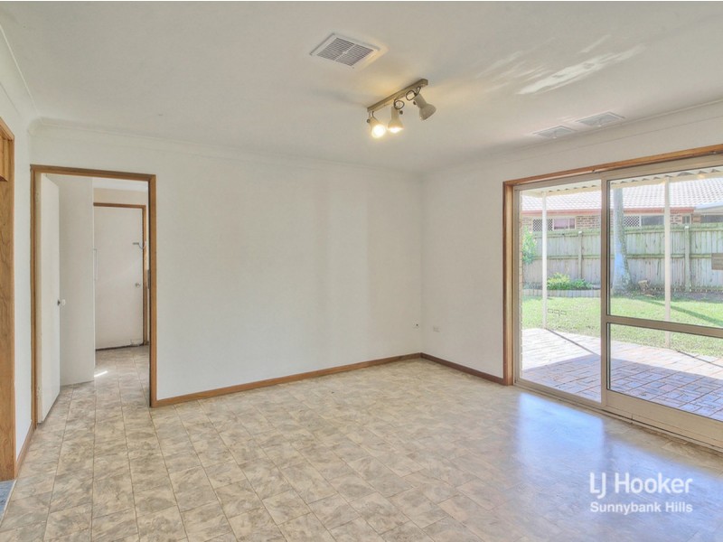 17 Cressbrook Street, Eight Mile Plains QLD 4113