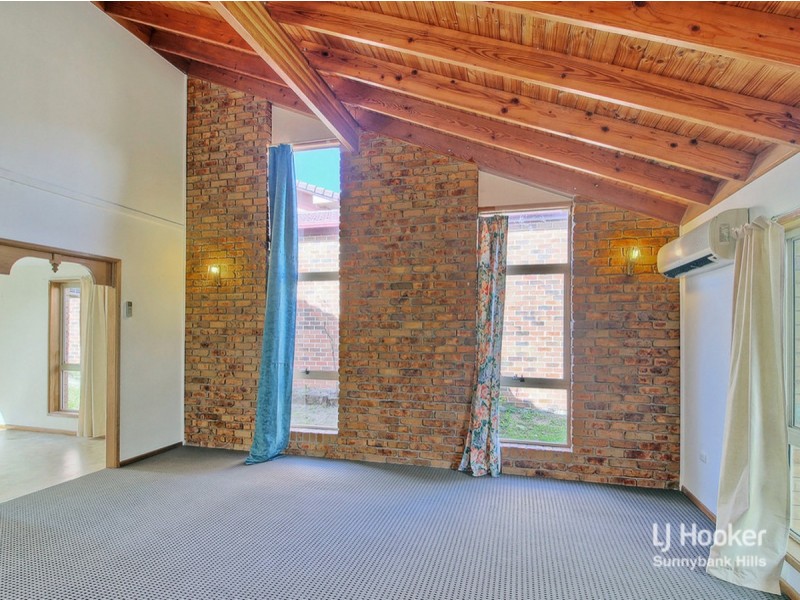 17 Cressbrook Street, Eight Mile Plains QLD 4113