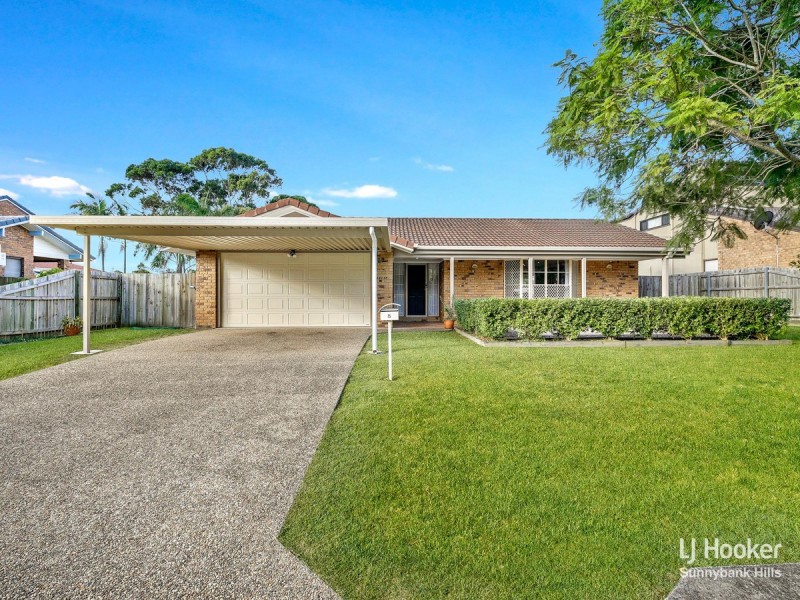 8 Hoover Court, Stretton QLD 4116