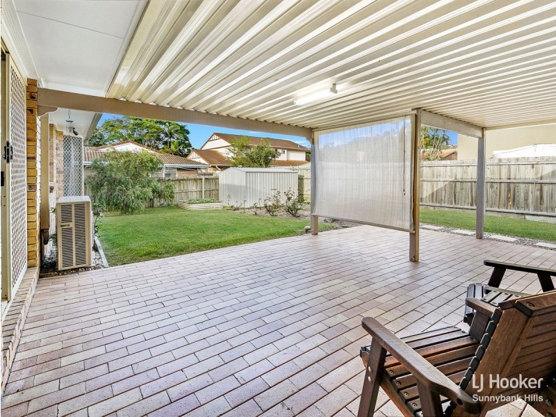 8 Hoover Court, Stretton QLD 4116