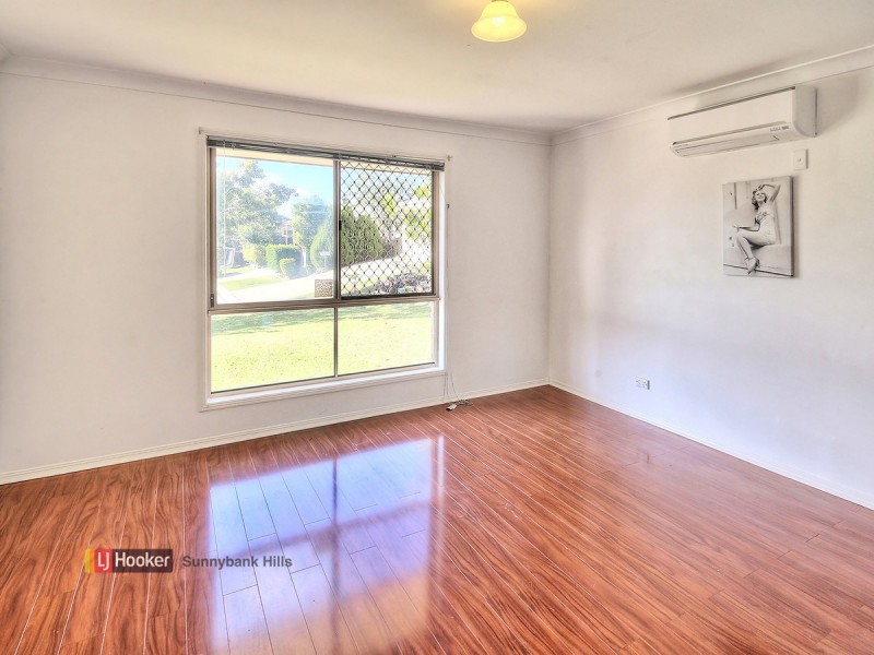 11 Scarlet Oak Place, Calamvale QLD 4116