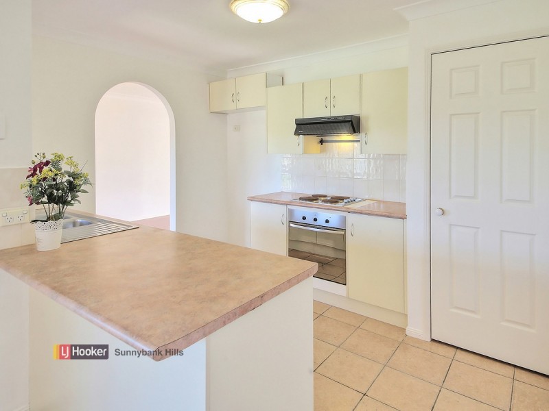 11 Scarlet Oak Place, Calamvale QLD 4116