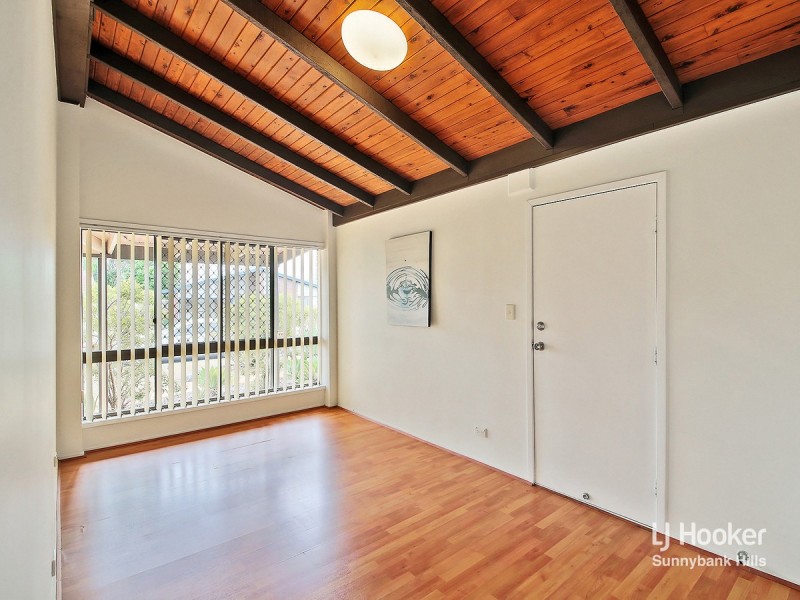 4 Raffin Crescent, Calamvale QLD 4116