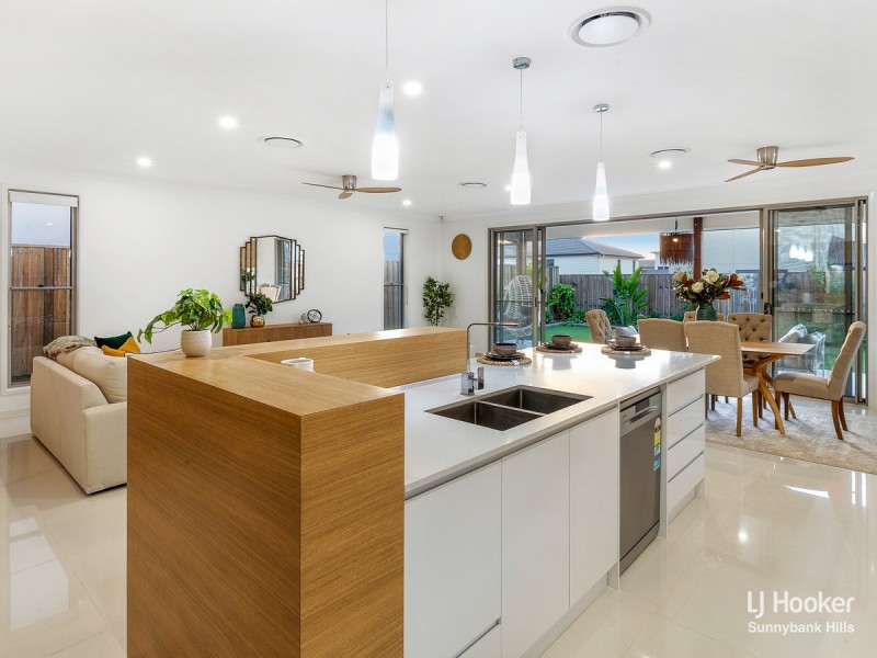 11 Plum Place, Rochedale QLD 4123