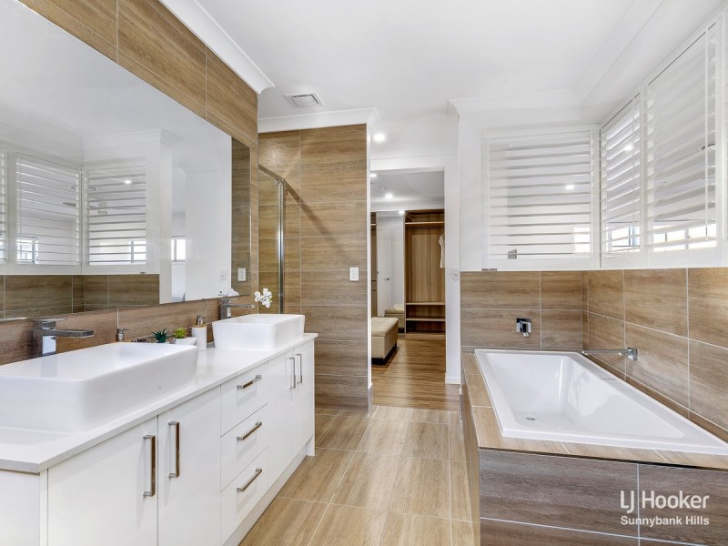 11 Plum Place, Rochedale QLD 4123