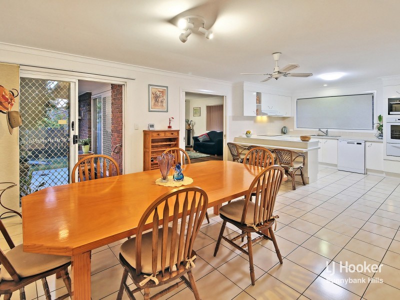 27 Eisenhower Street, Stretton QLD 4116