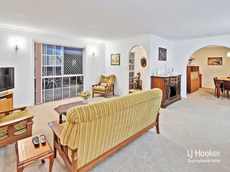 27 Eisenhower Street, Stretton QLD 4116