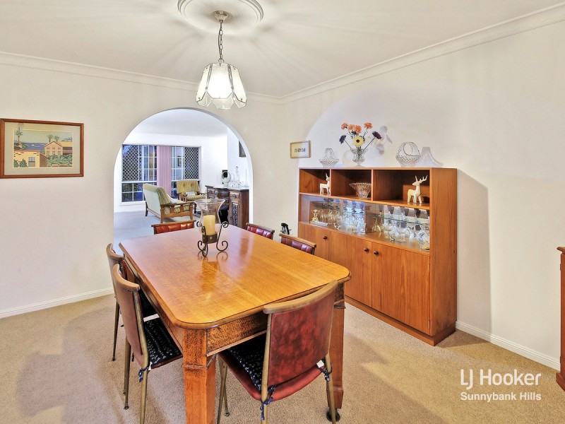 27 Eisenhower Street, Stretton QLD 4116