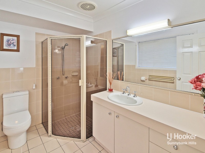 27 Eisenhower Street, Stretton QLD 4116