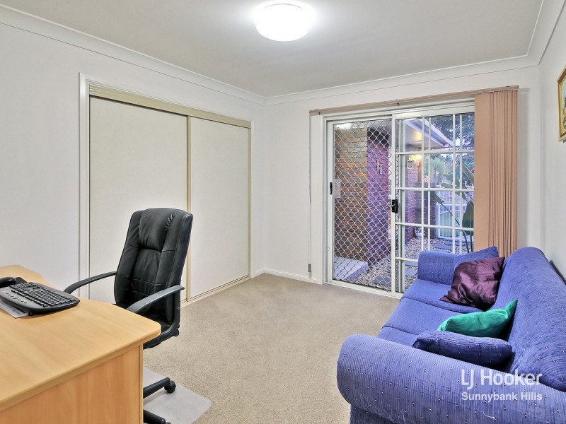 27 Eisenhower Street, Stretton QLD 4116