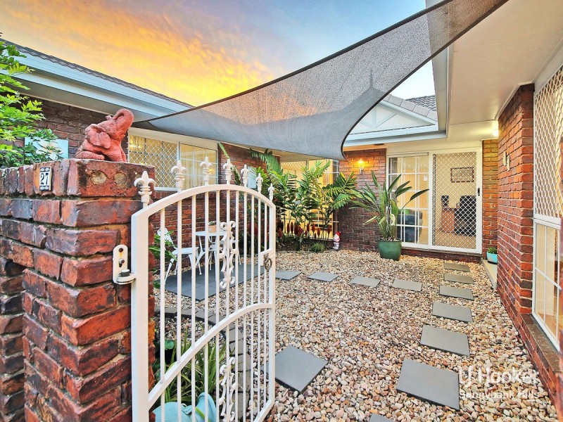 27 Eisenhower Street, Stretton QLD 4116