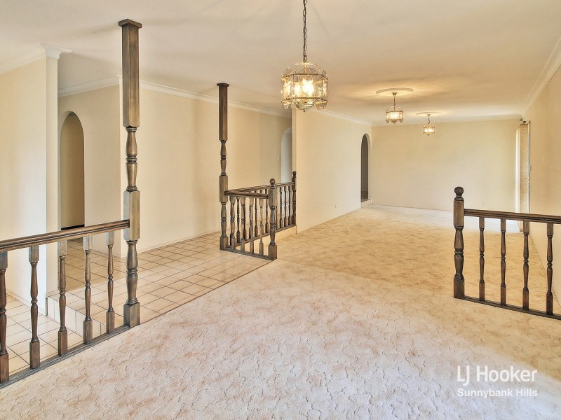 9 McKinley Court, Stretton QLD 4116