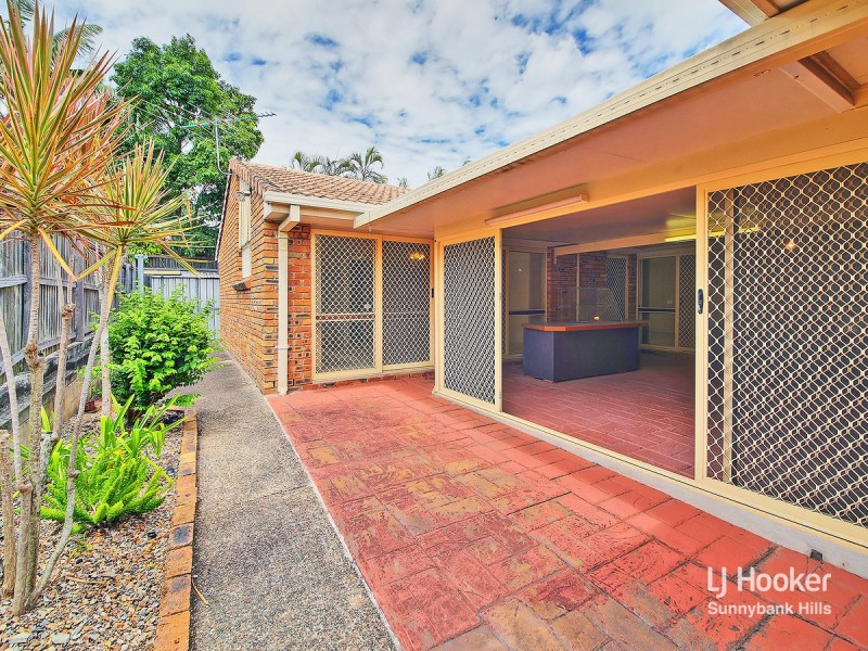 9 McKinley Court, Stretton QLD 4116