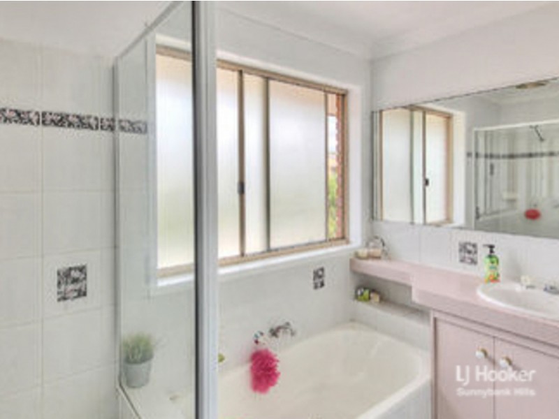 4 Chanel Crescent, Eight Mile Plains QLD 4113