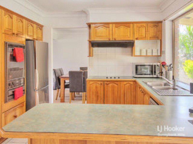 4 Chanel Crescent, Eight Mile Plains QLD 4113