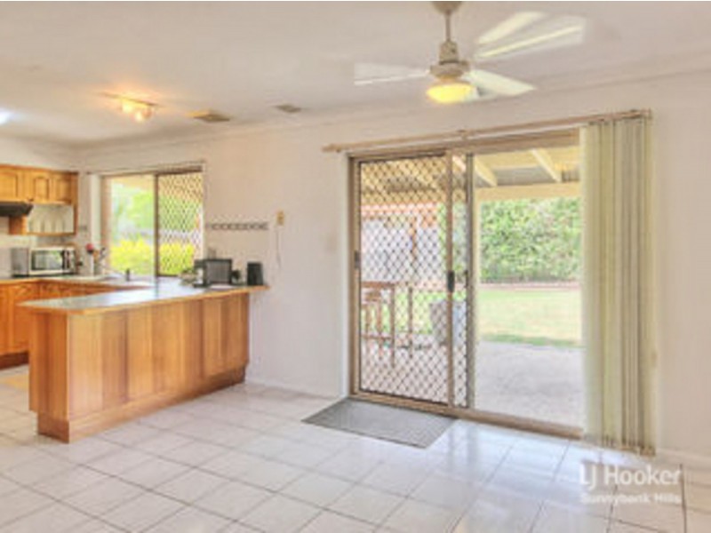 4 Chanel Crescent, Eight Mile Plains QLD 4113