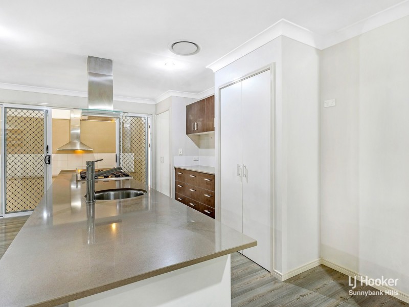 16 Larapinta Circuit, Parkinson QLD 4115