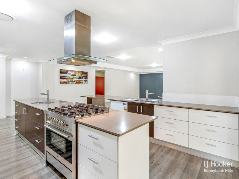 16 Larapinta Circuit, Parkinson QLD 4115