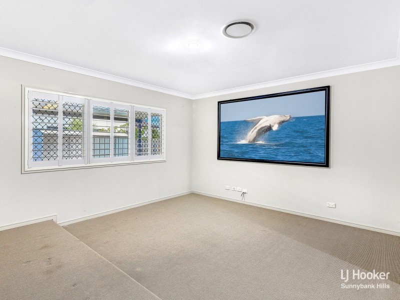 16 Larapinta Circuit, Parkinson QLD 4115